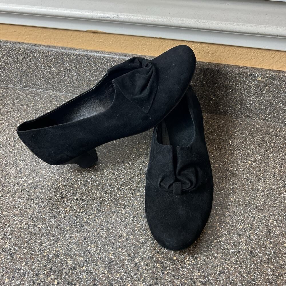 Hotter Womens UK 7.5 US 9.5 Black Suede Block Heel Slip On Closed Toe Dress Pump